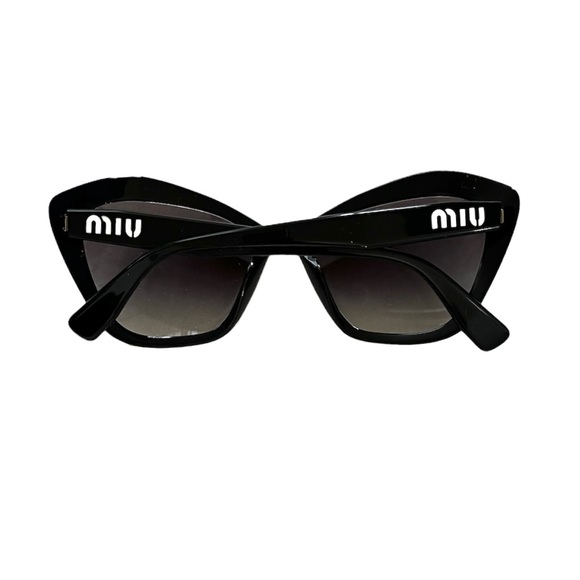⛔️ SOLD ⛔️ NEW Miu Miu Women’s Catwalk Sunglasses with Stars - Picture 3 of 9